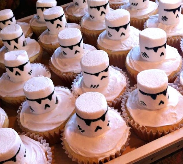 Storm-Trooper-Cupcake-11