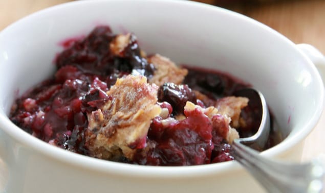 blueberry-cobbler-with-oatmeal-topping
