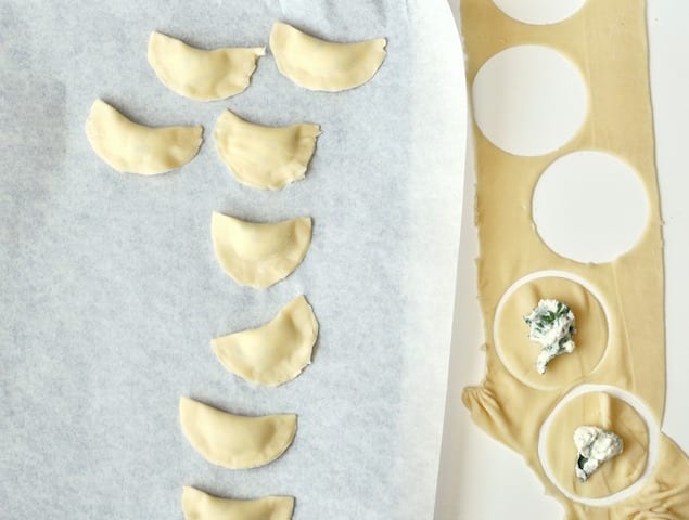 folding-tortellini