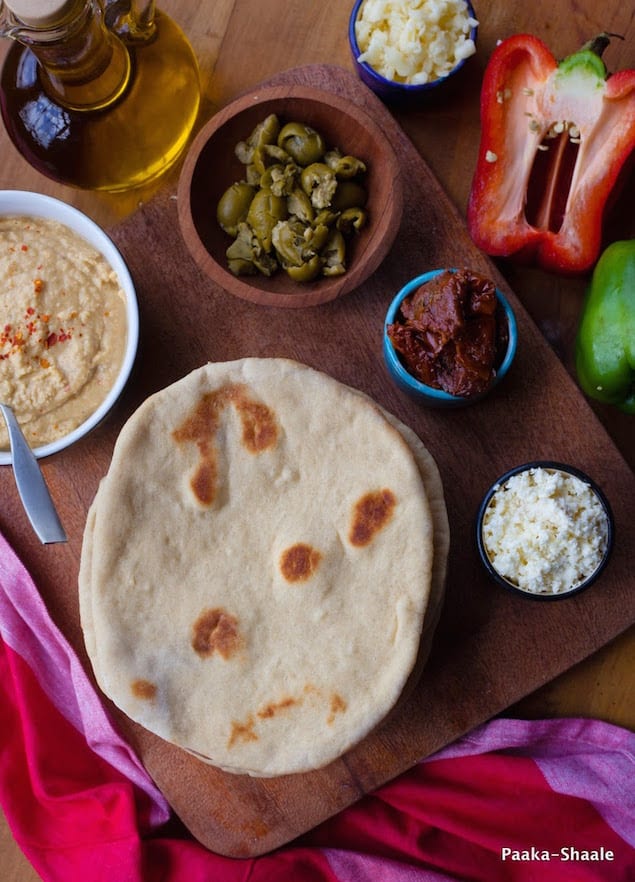 Hummus and Pepper Pita Pizza