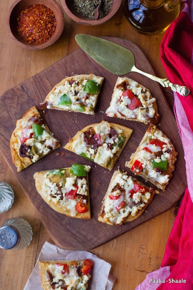 Hummus and Pepper Pita Pizza