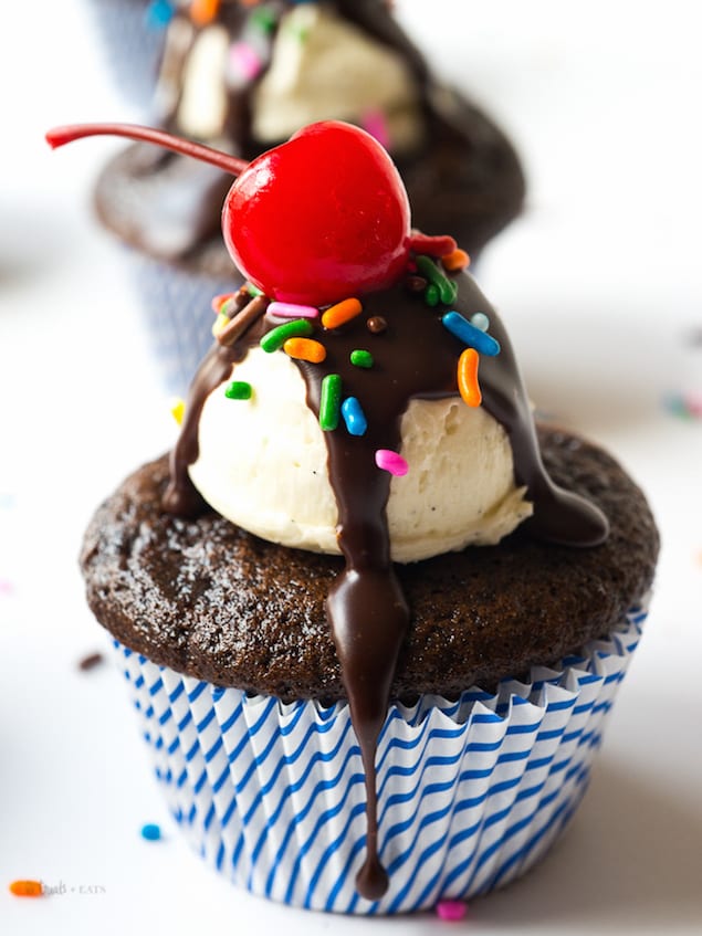 Chocolate Ice Cream Sundae Cupcakes