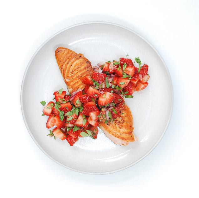 salmon with spicy strawberry salsa