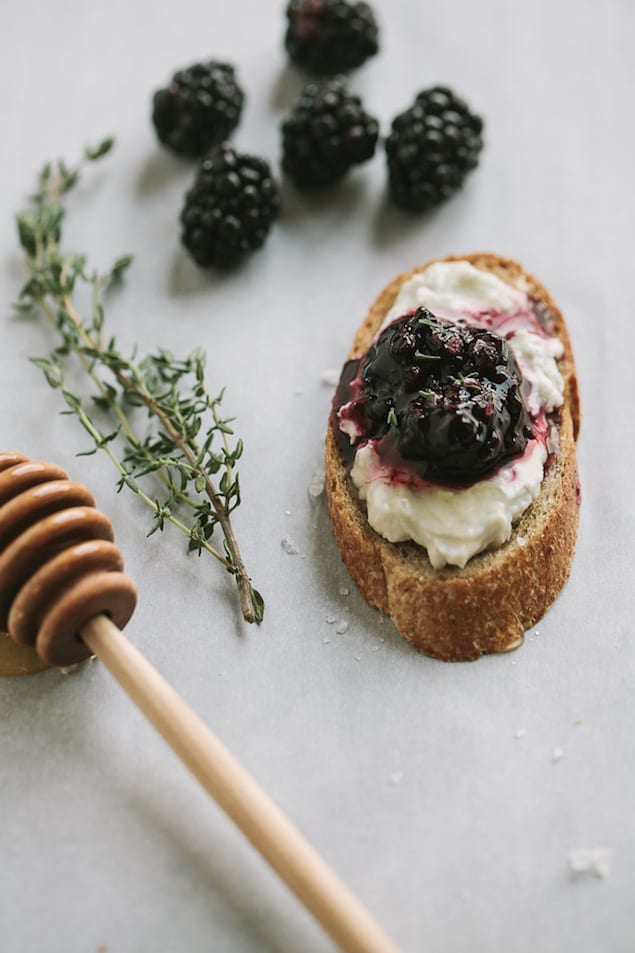 Castello Summer of Blue — Blackberry and Thyme Creamy Blue Cheese Crostini