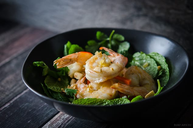 Thai salad with prawns 