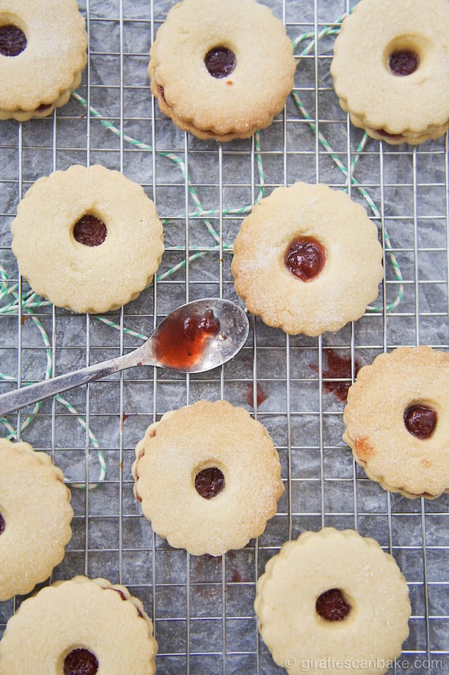 Jammie Dodger — The British Linzer