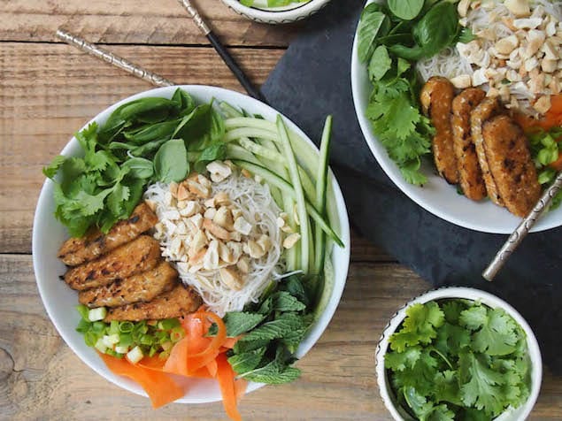 Vietnamese Rice Noodle and Sesame Tempeh Bowl