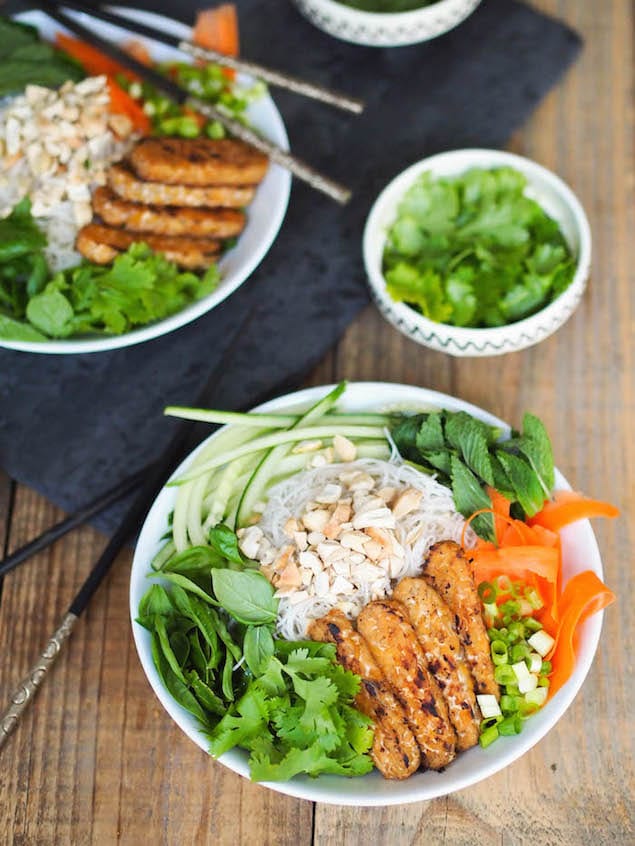 Vietnamese Rice Noodle and Sesame Tempeh Bowl