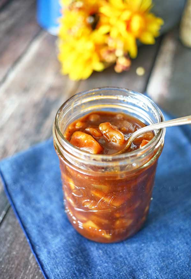 apple pie with caramel bits