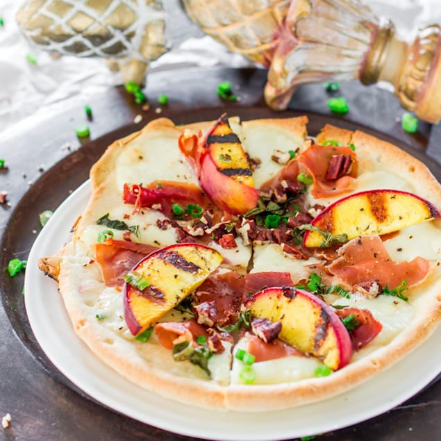 grilled-peach-and-prosciutto-flatbreads-11