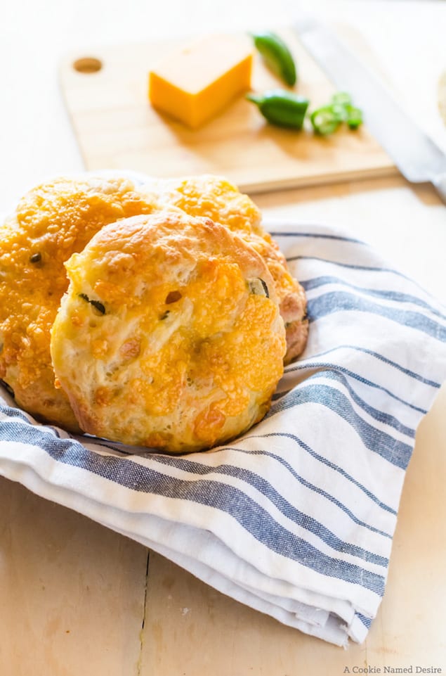 Fresh Jalapeño and Cheddar Bagels