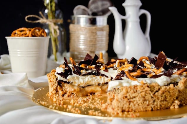 Banana Caramel Tart with Pretzels 