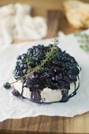 Baked Brie And Balsamic Blueberry Chutney