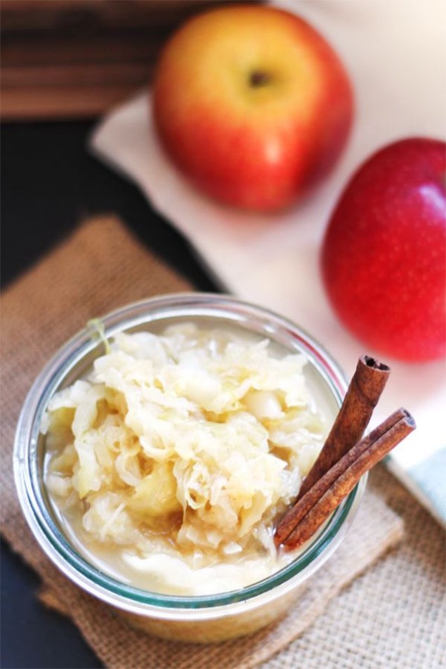 Spiced Apple and Cabbage Sauerkraut