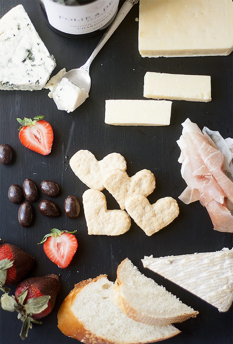 Flatbread Crackers for a Perfect Cheese Board