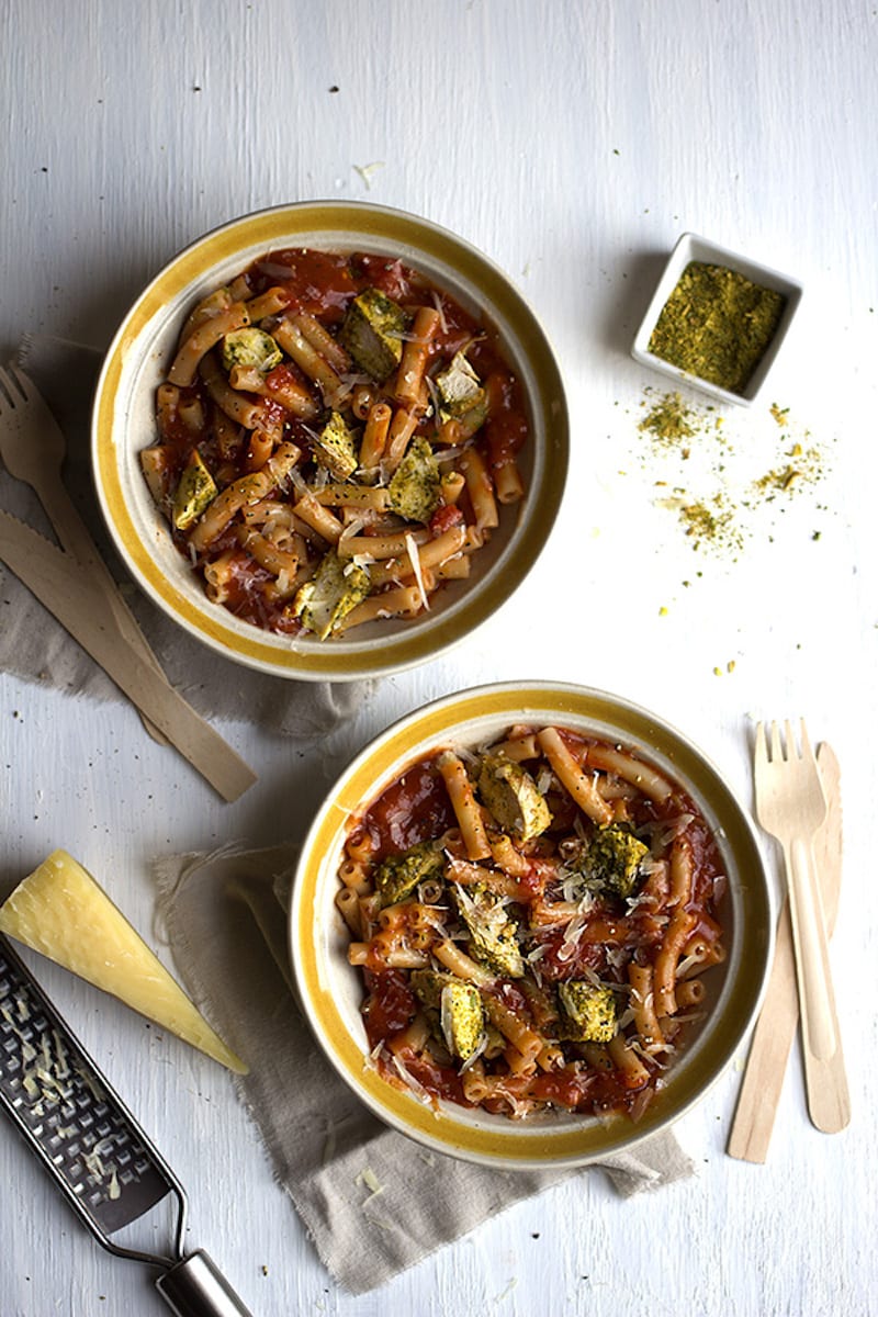 Red Pepper and Tomato Pasta with Pesto Chicken