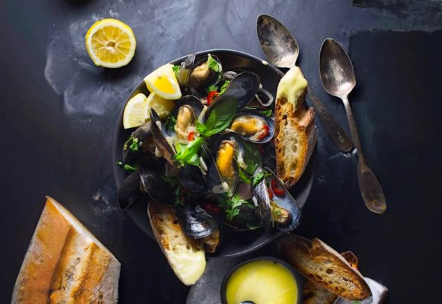 Beer Steamed Mussels with Aioli