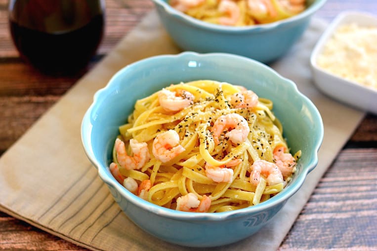 Quick and Easy Garlic Shrimp Fettuccine