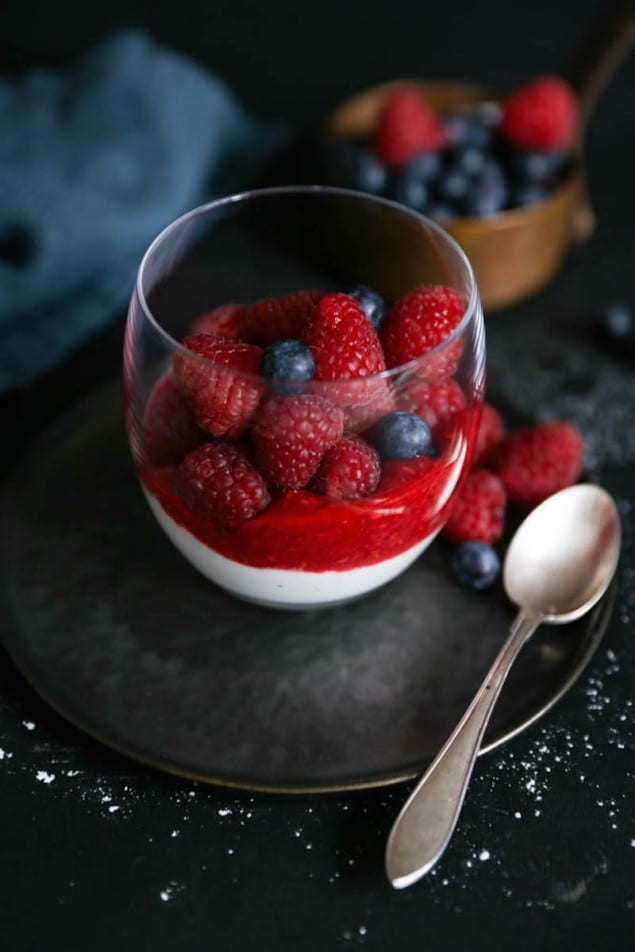 raspberry-yogurt