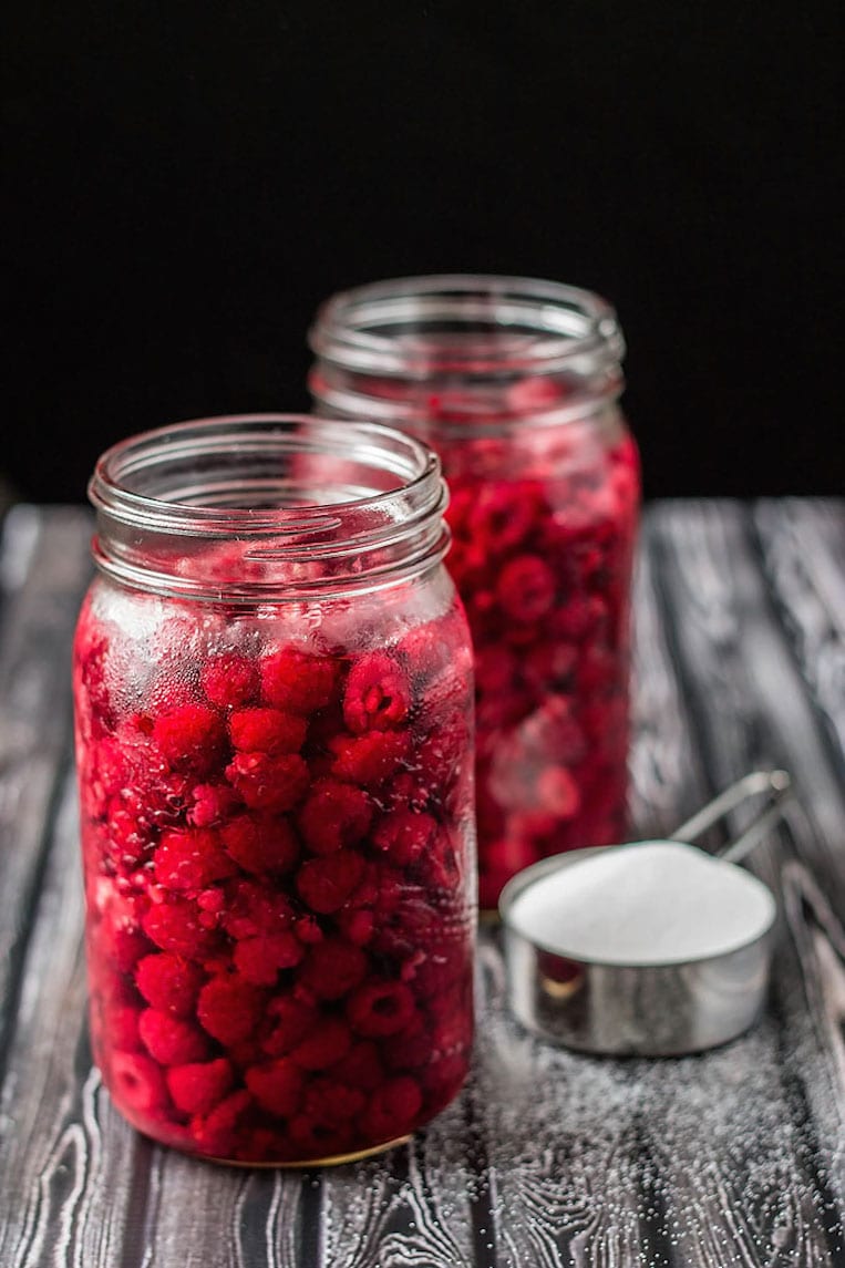 How to Make Raspberry Liqueur