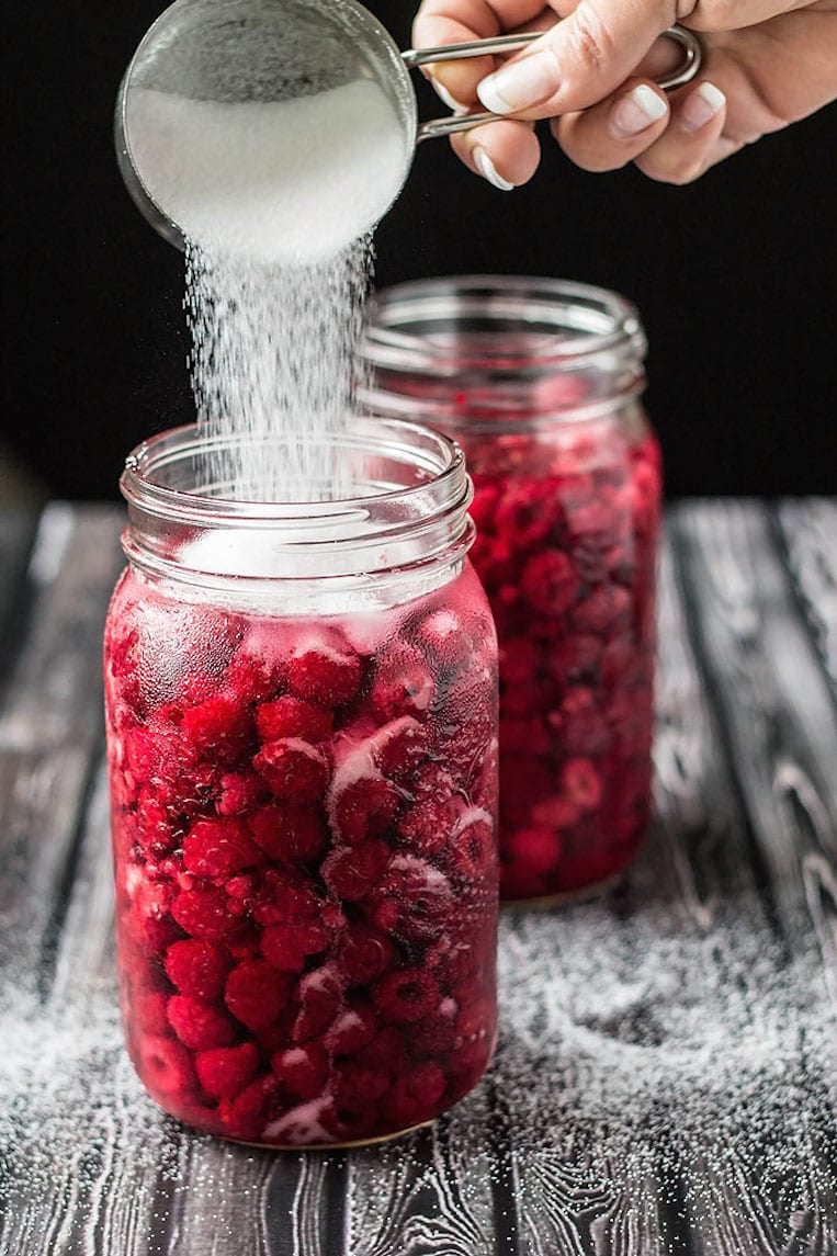 How to Make Raspberry Liqueur
