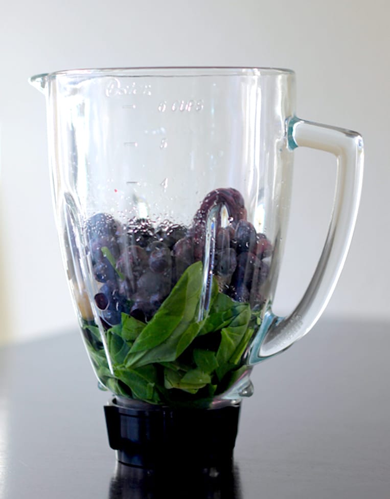 Rejuvenating Blueberry Smoothie with Spinach