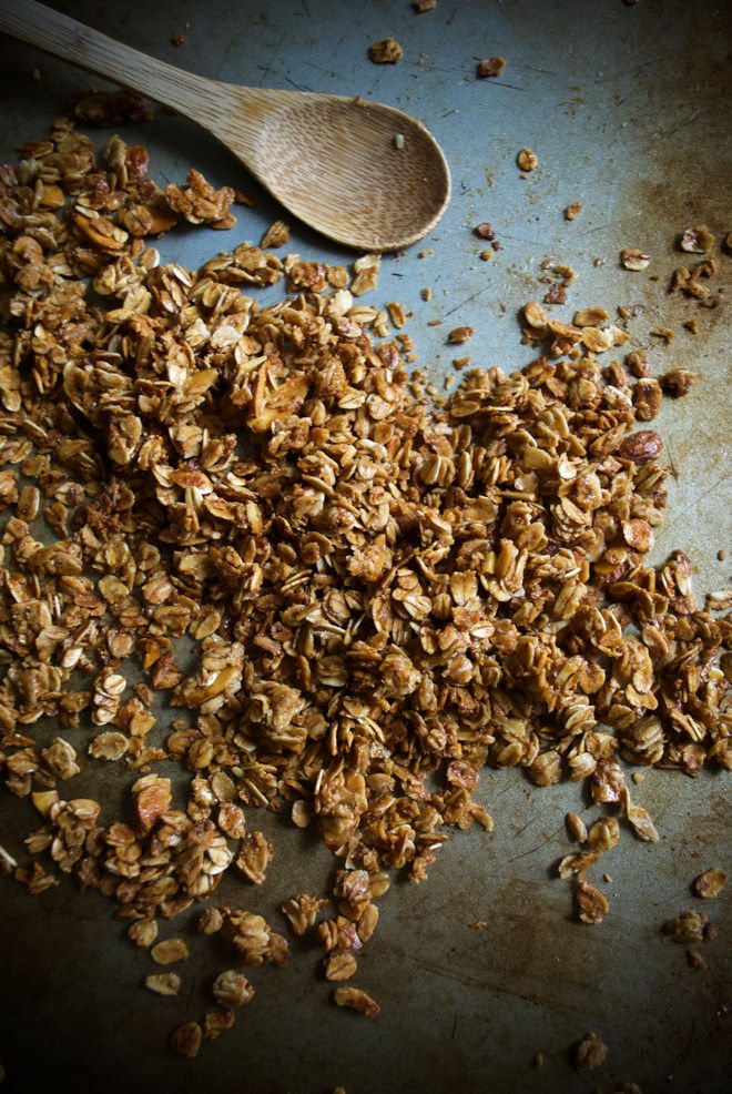 Basic Homemade Granola - Crunchy, easy granola with a touch of sweetness. Perfect as a topping or snack. http://thelittlemomma.com