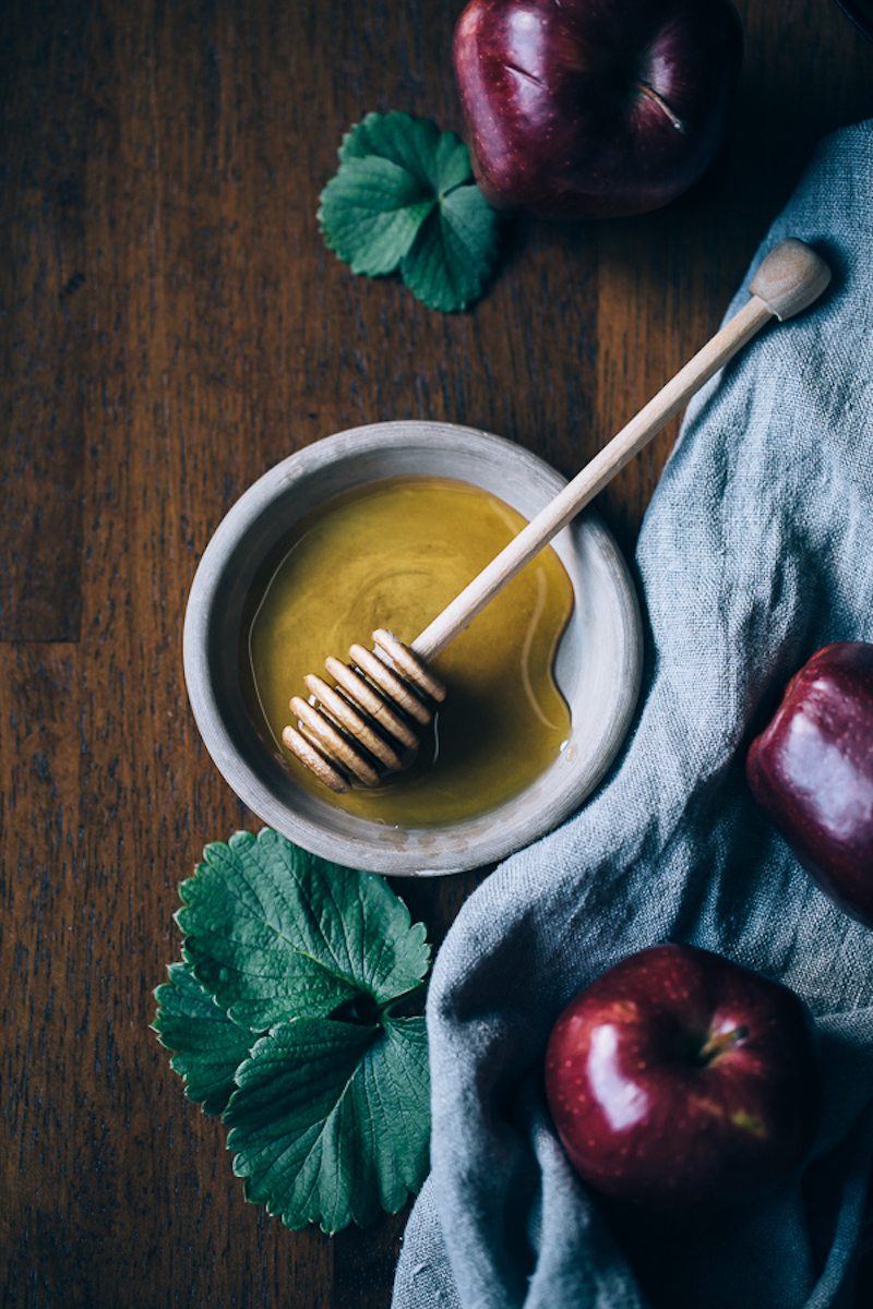 Warm-Farro-Breakfast-Bowl-with-Cinnamon-Apples-0475