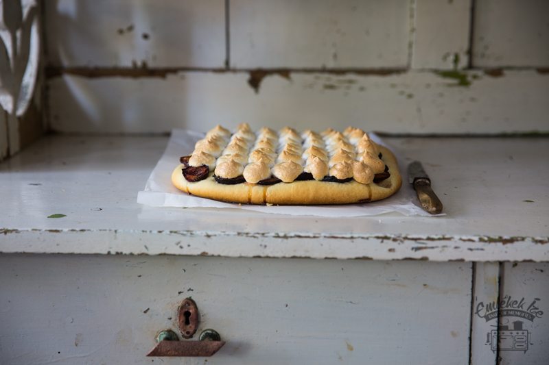 plum pie recipe from the Taste of Memories countryside kitchen www.taste-of-memories.com