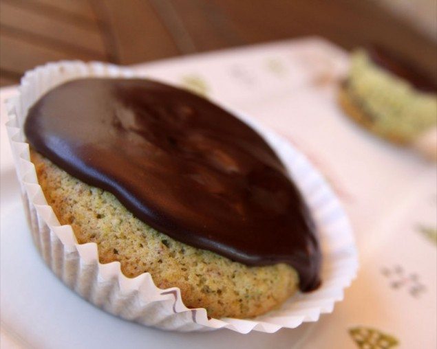 Pistachio Cakes with Dark Chocolate Glaze