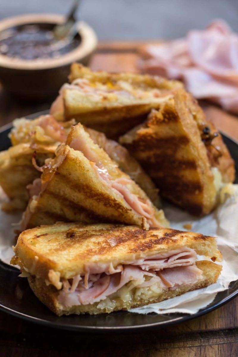gruyere-grilled-cheese-with-ham-4-625x938