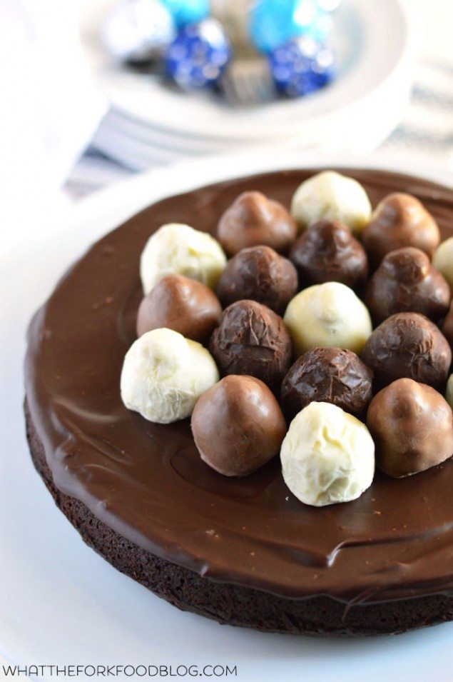 Italian Holiday Table: Spinach-Artichoke Risotto Balls and Flourless Chocolate Truffle Cake