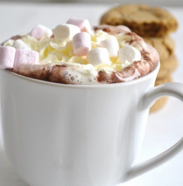 Gingersnap Hot Chocolate