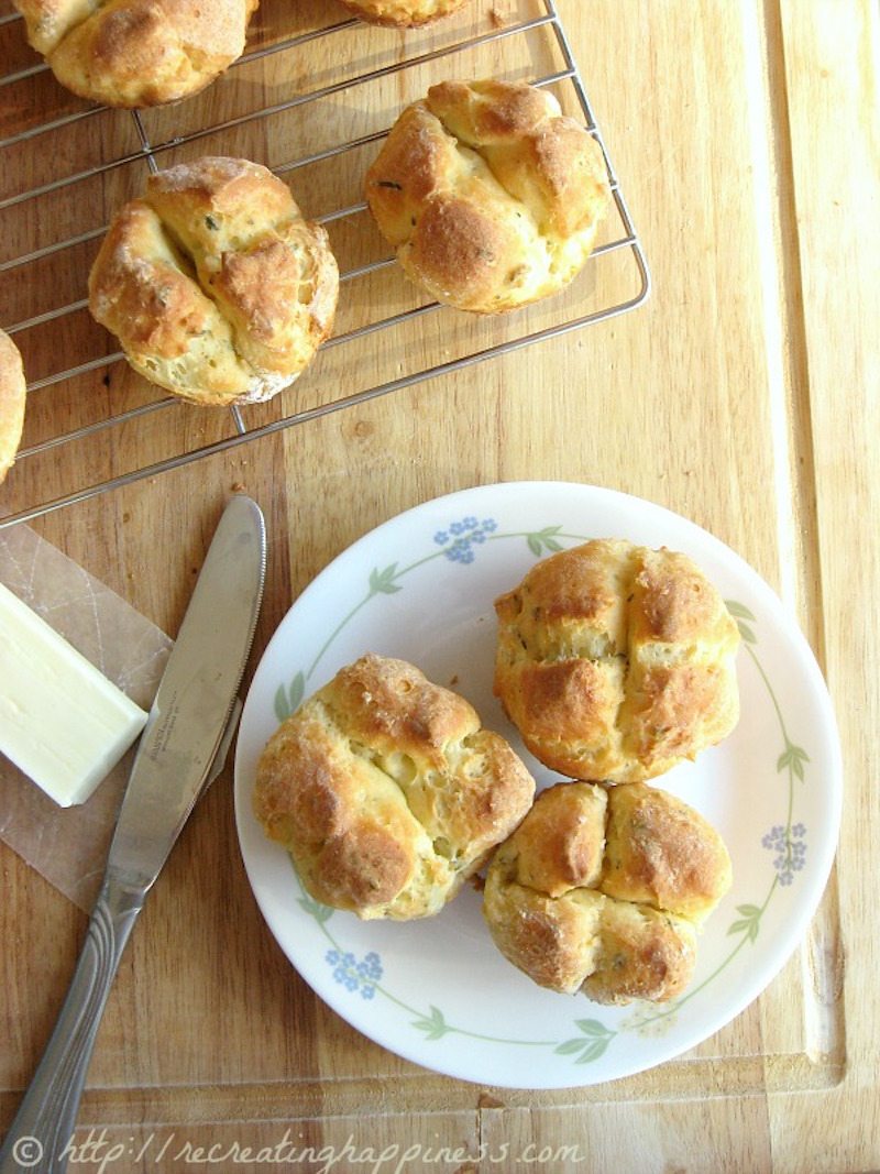 Triple-Herb-Dinner-Rolls-016W