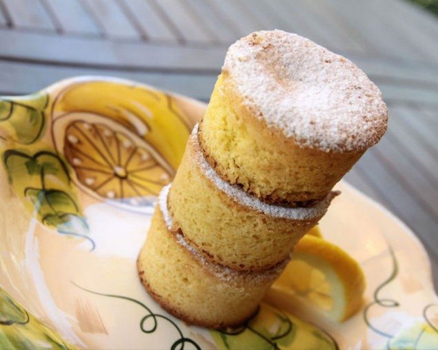 AMALFI-LEMON-CAKES-