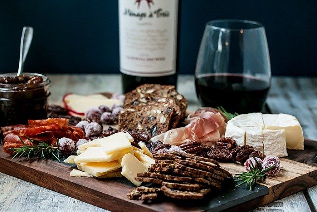 Five Steps to the Perfect Holiday Cheese Board