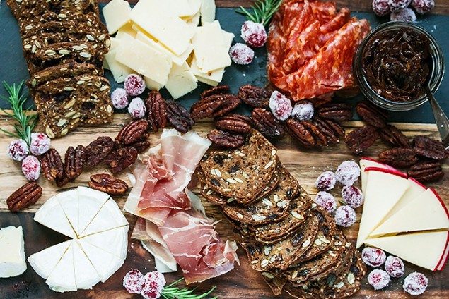 Five Steps to the Perfect Holiday Cheese Board