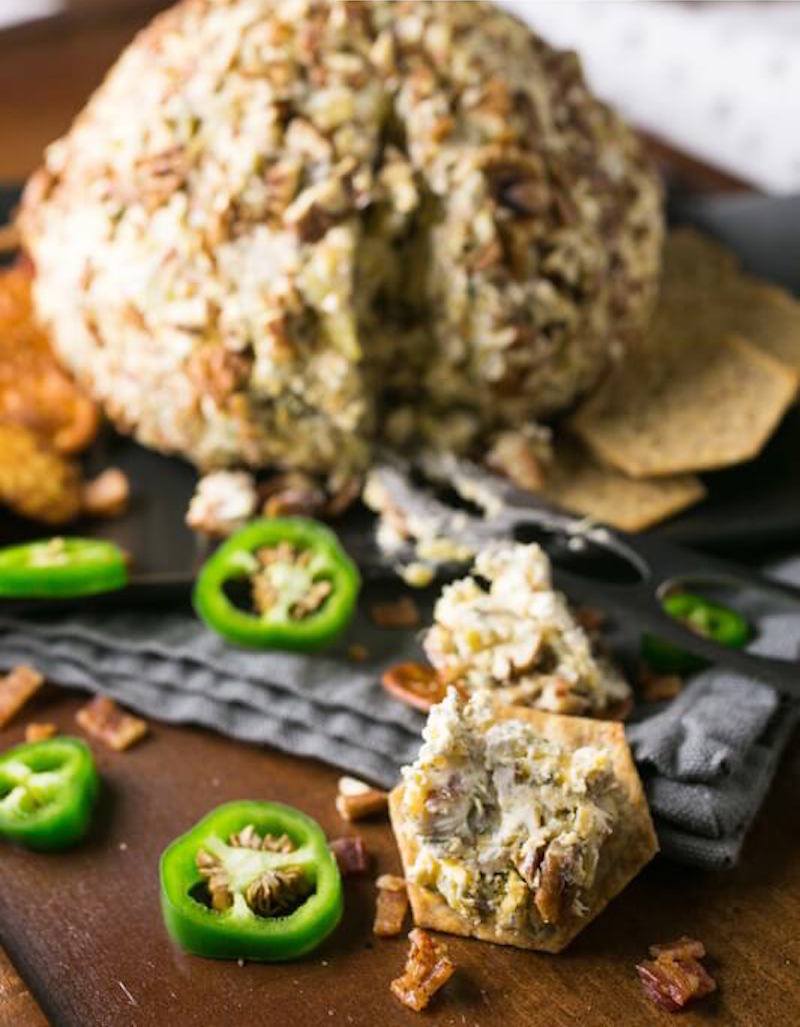 jalapeno-popper-cheese-ball-with-text