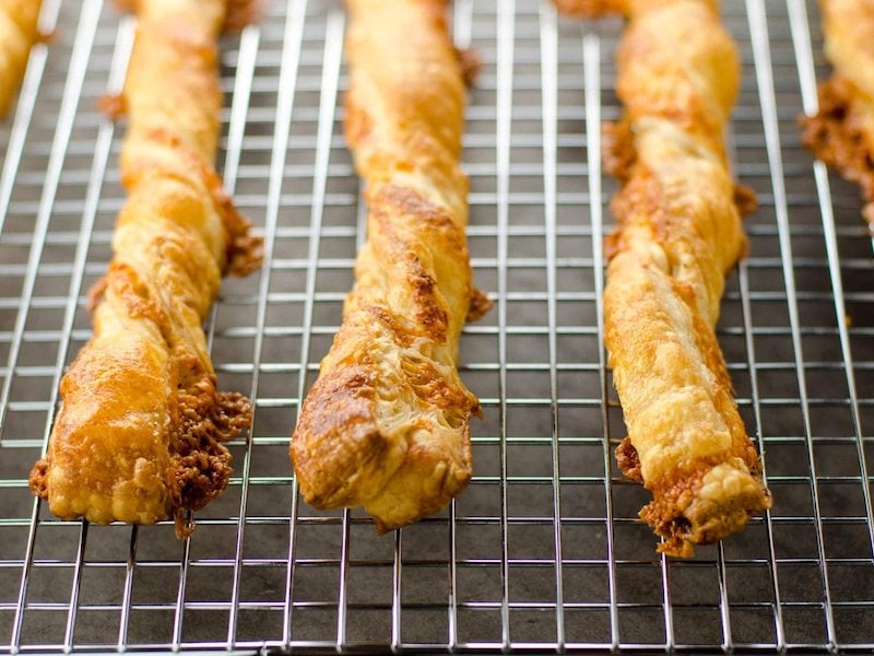 https://honestcooking.com/wp-content/uploads/2017/01/Puff-Pastry-Cheese-Straws-Umami-Girlpp_w1600_h1060-1.jpg