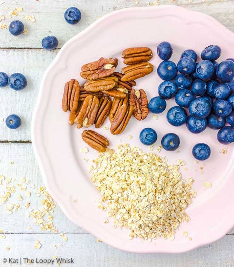 Vegan-Blueberry-Oatmeal-with-Maca-Powder-And-Pecans_663px-7-min