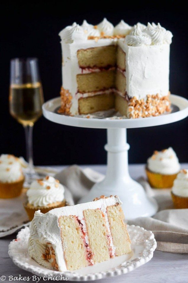 Champagne Cake with Strawberry Filling - The Cake Chica