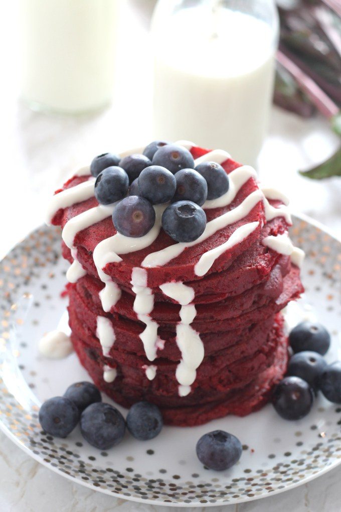 Healthy-Red-Velvet-Beetroot-Pancakes_005