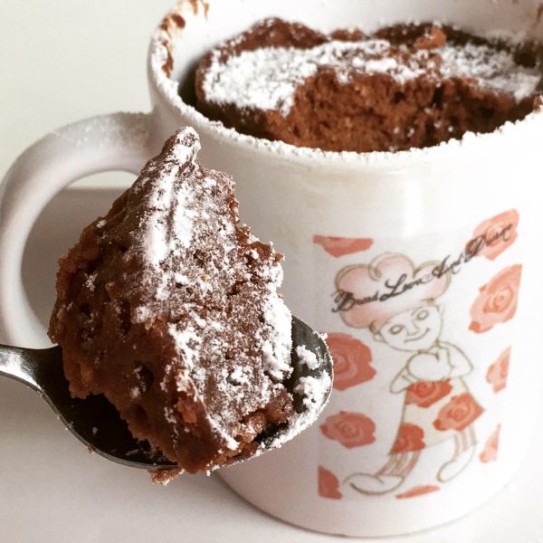 Molten & Fudgy Nutella Mug Cake (Dairy Free + Vegan!) | The Banana Diaries