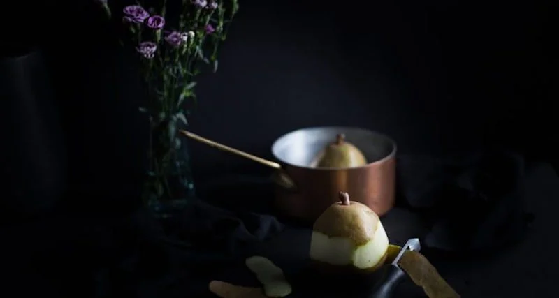 Still_life_peeling_pear-750x400