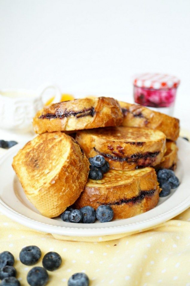 Blueberry Stuffed French Toast and Lemon Cream