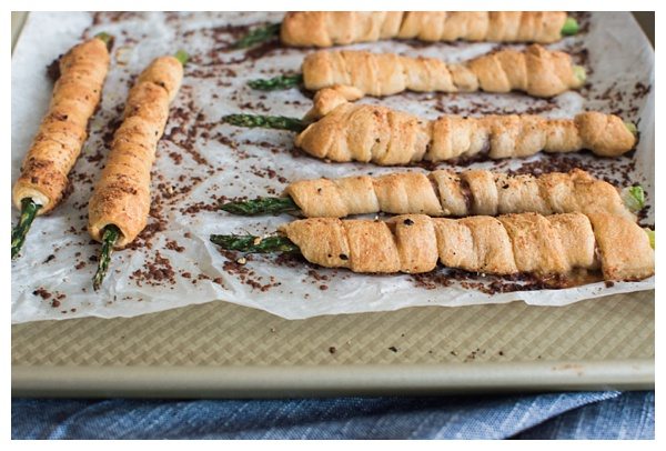 National Pinot Grigio Day: Wrapped Asparagus Bundles