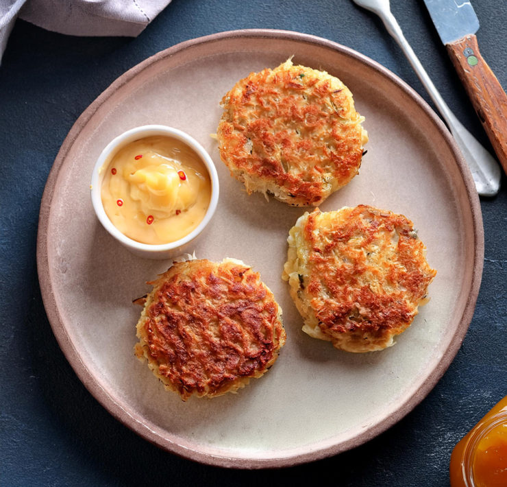 Crab Cakes with Apricot and Chili Aioli