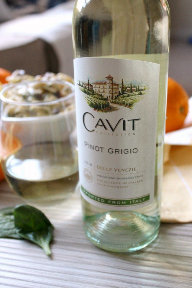 National Pinot Grigio Day: Spinach, Olive, and Feta Pasta Salad with Spinach