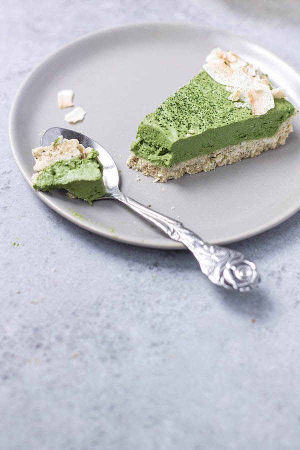 Vegan: No-Bake Matcha Coconut Cream Pie