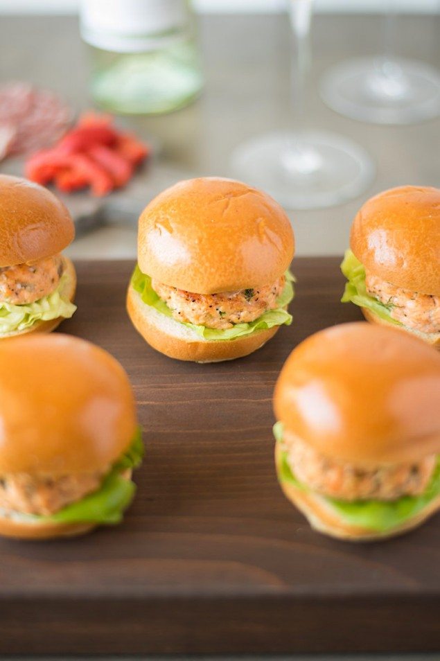 National Pinot Grigio Day: Salmon Sliders with Caper Lemon Aioli